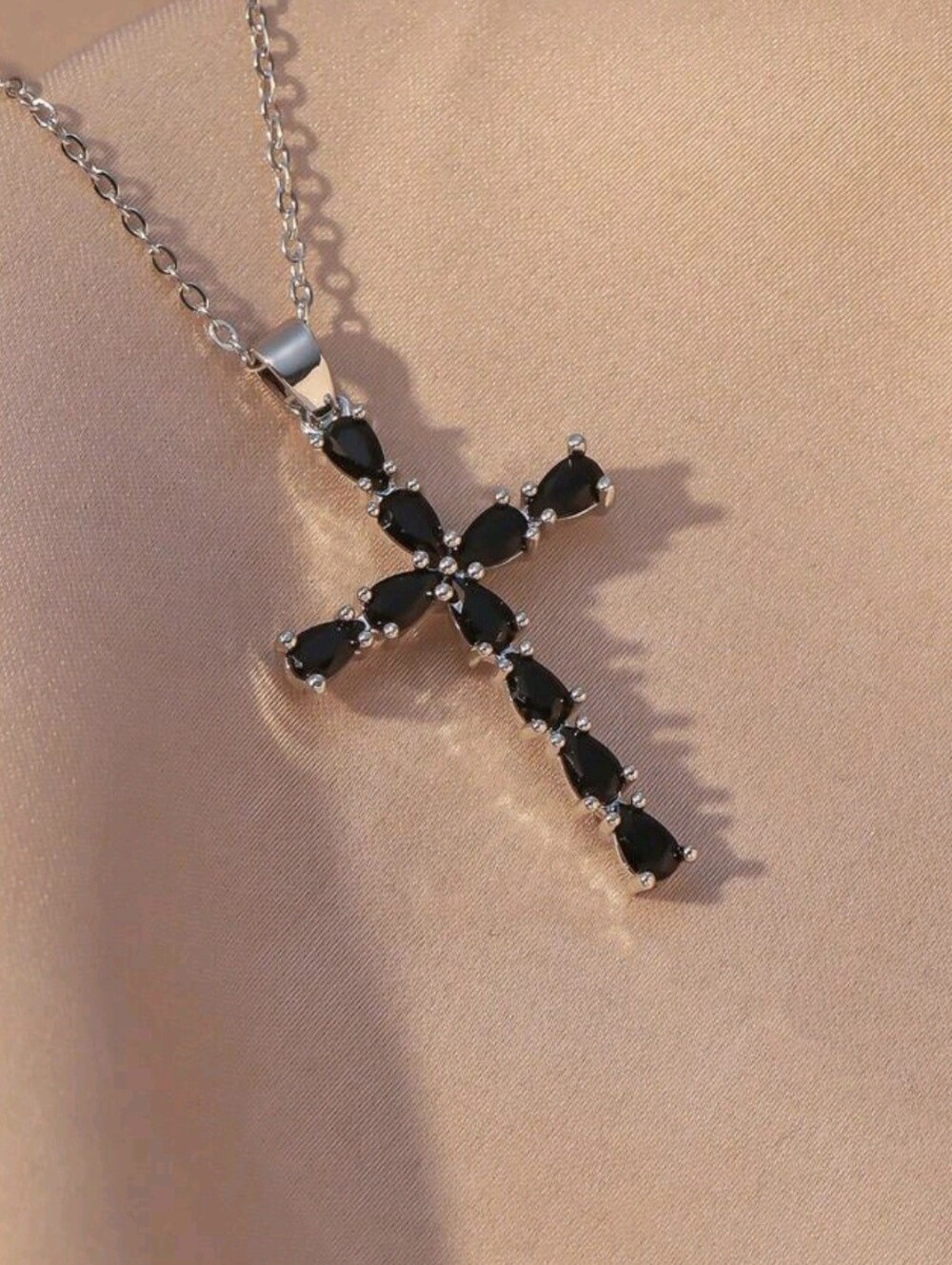 ✝️✝️NEW✝️✝️ PRETTY!! Stainless Steel Black CZ Cross Necklace In SILVER